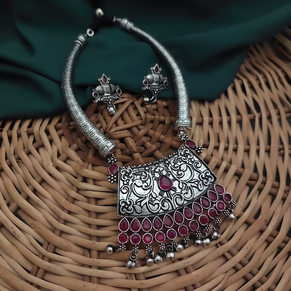 The Growing Popularity of Kashmiri Necklaces in Modern Fashion