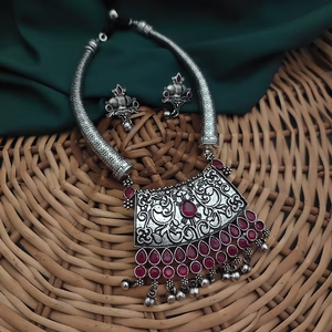 The Growing Popularity of Kashmiri Necklaces in Modern Fashion