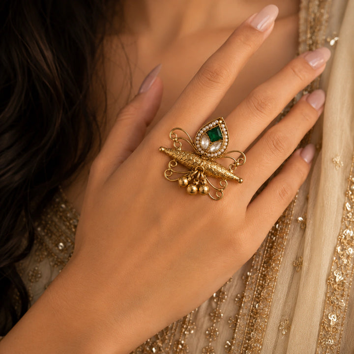 Green Pearl-Style Teardrop Filigree Statement Ring