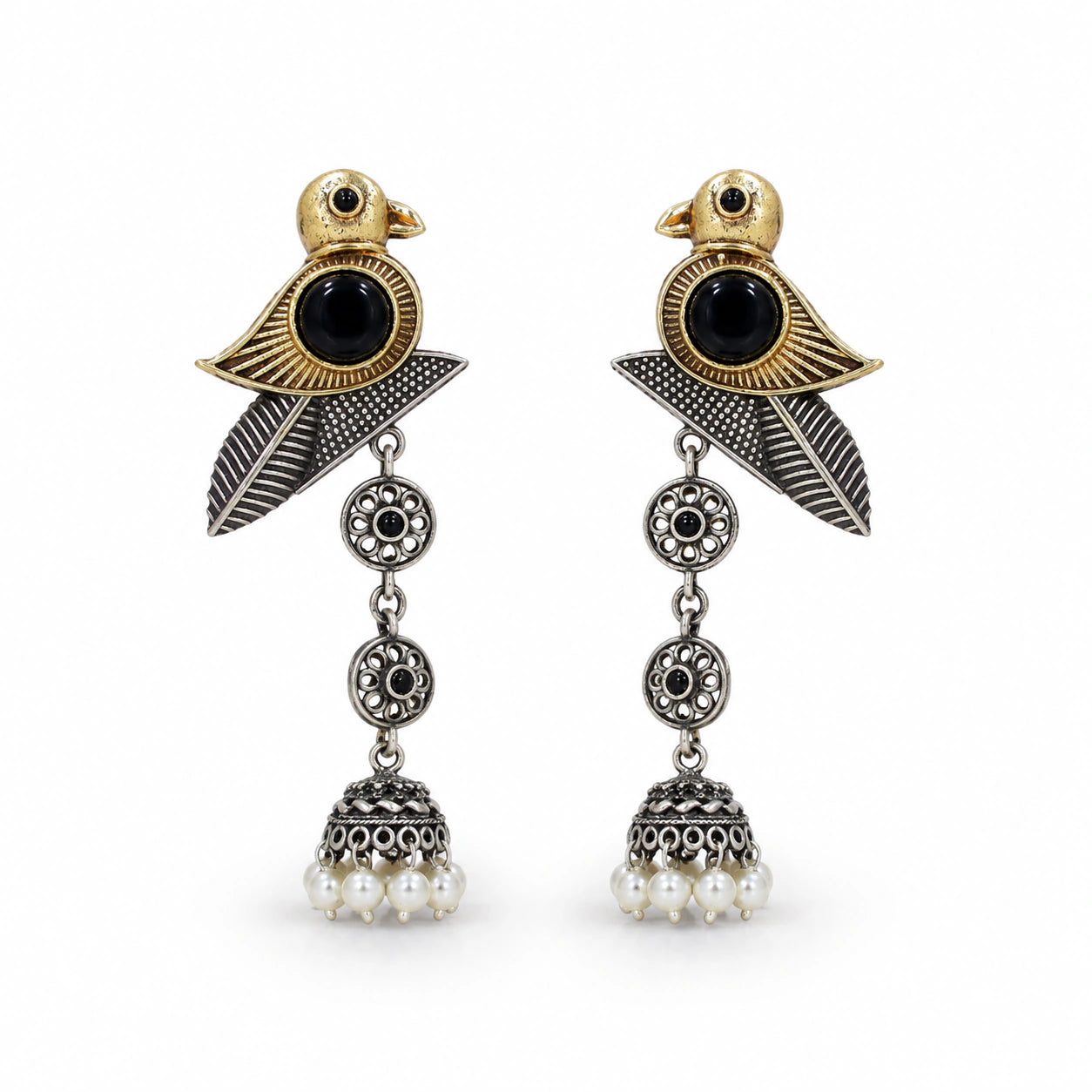 Size guide showing the proportions of sparrow pearl dangle earrings