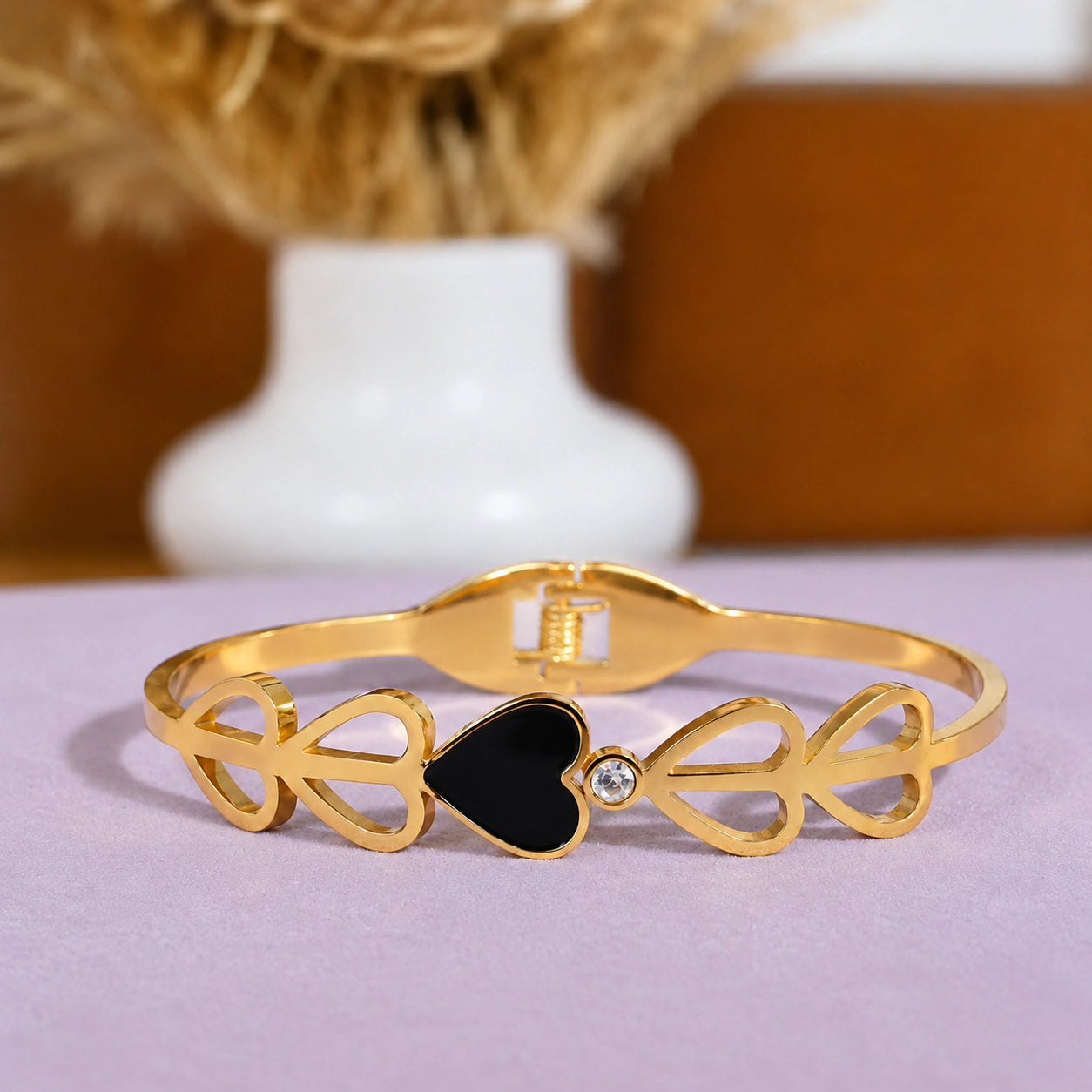 Alternate detail view of the black-heart crystal cutout kada