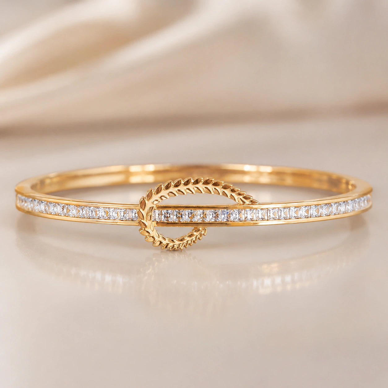 Alternate product view of the gold crystal leaf knot kada