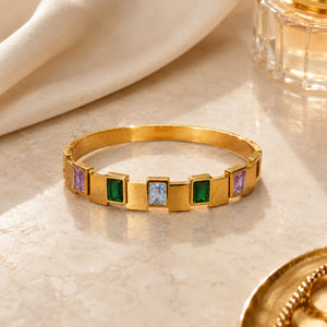 Angled view of the gold geometric crystal kada