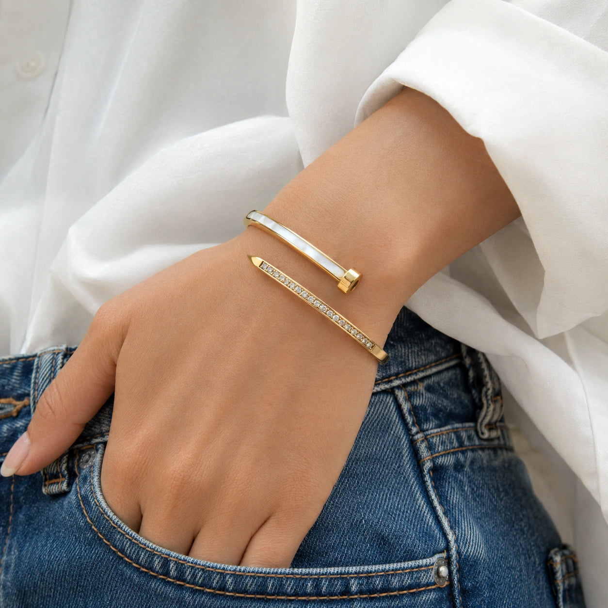 Alternate product view of the gold pearl bar crystal kada