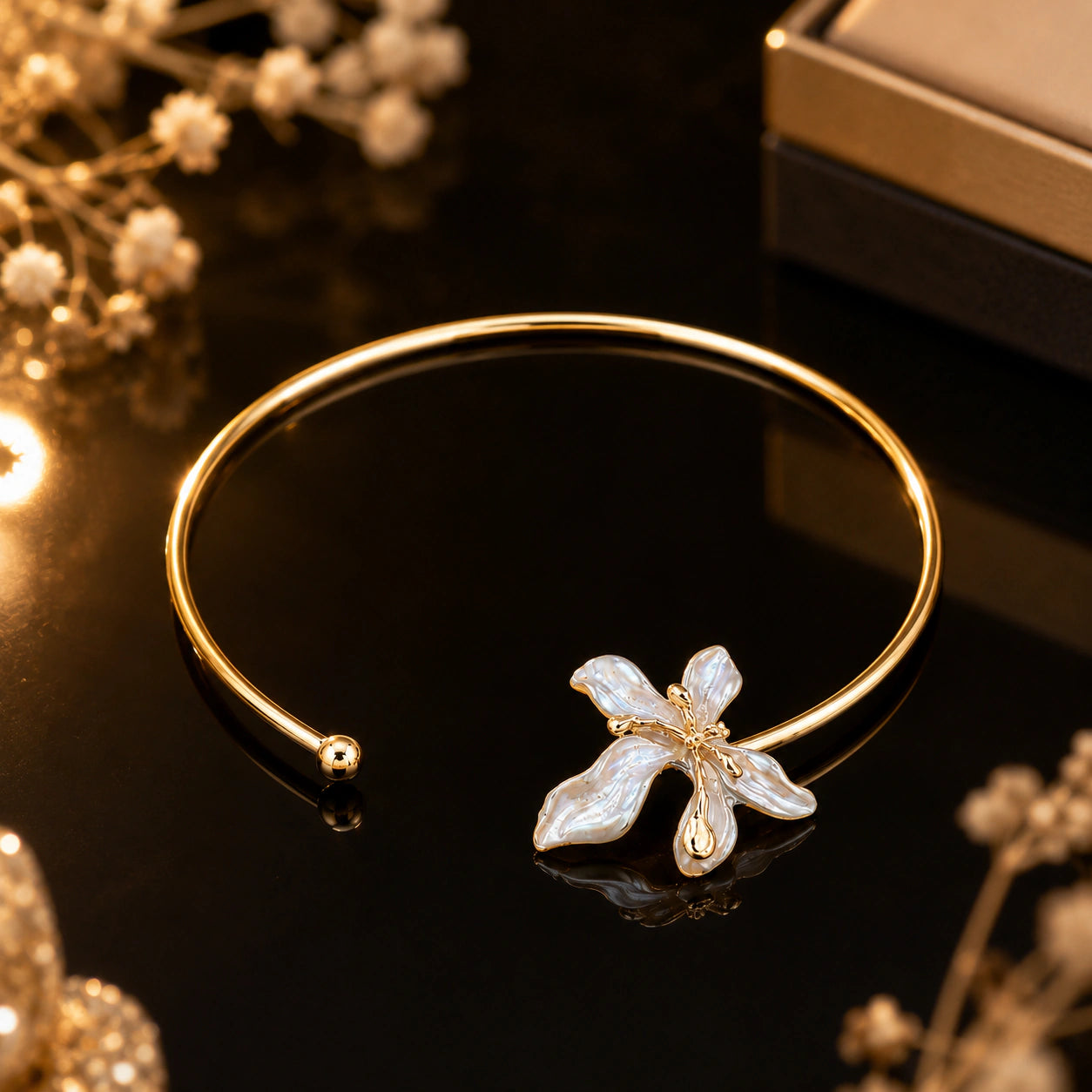 Alternate product view of the gold pearl floral collar Hasali