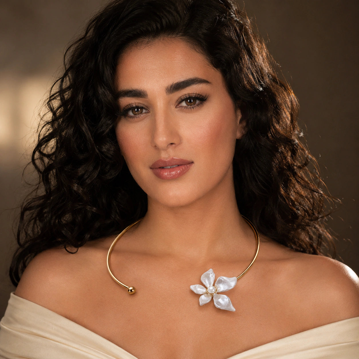 Gold-tone pearl-white floral collar Turkish Hasali