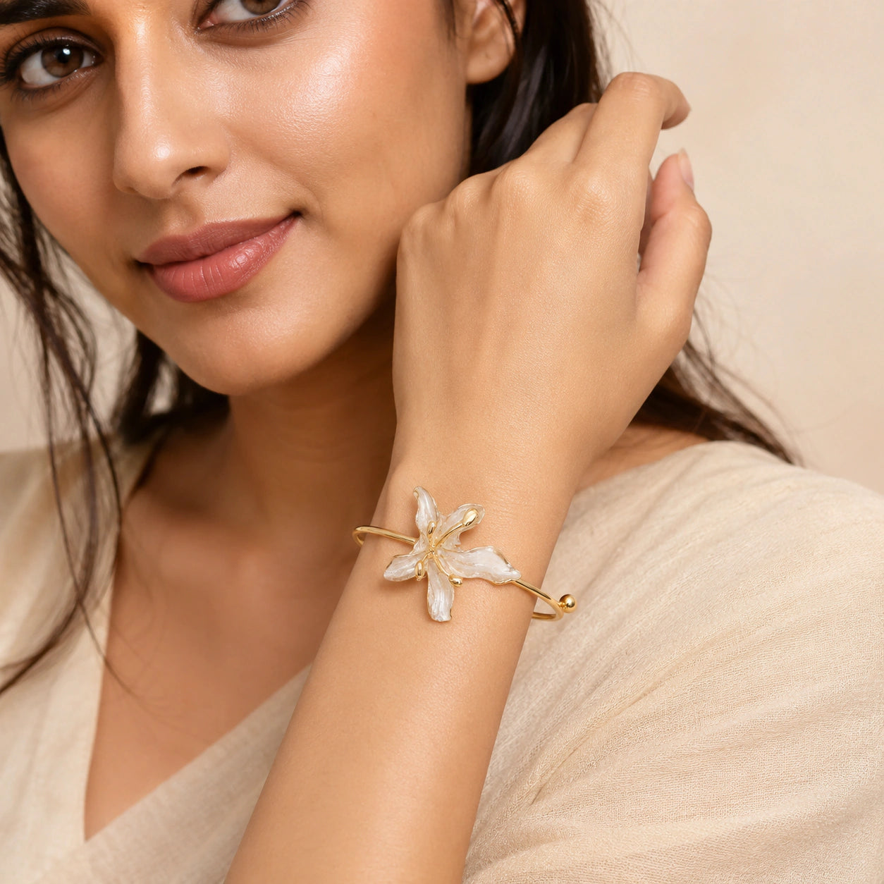 Side view of the gold pearly lily open kada