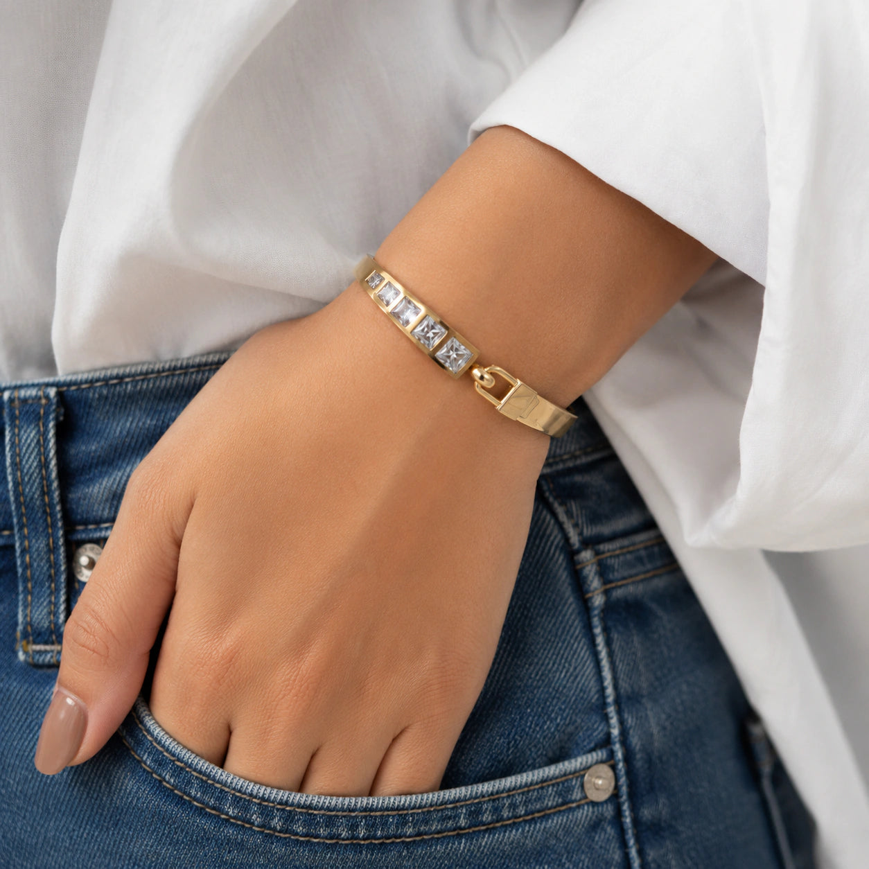 Alternate detail view of the square crystal-bar hinged kada