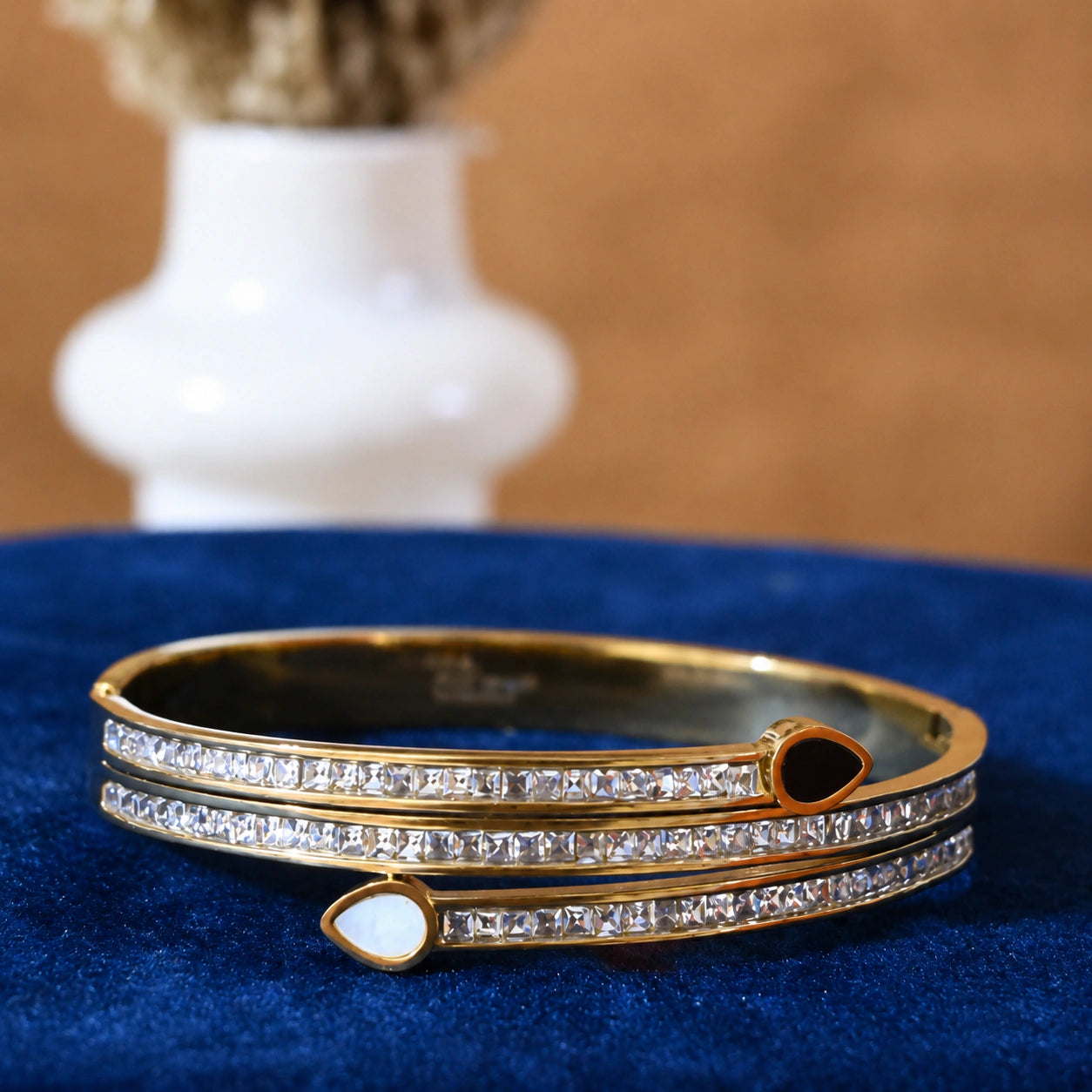 Alternate detail view of the teardrop crystal layered kada