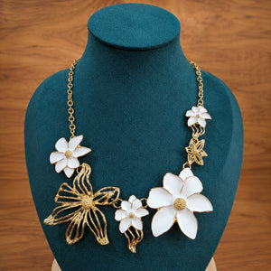Alternate detail view of the white floral openwork Hasali