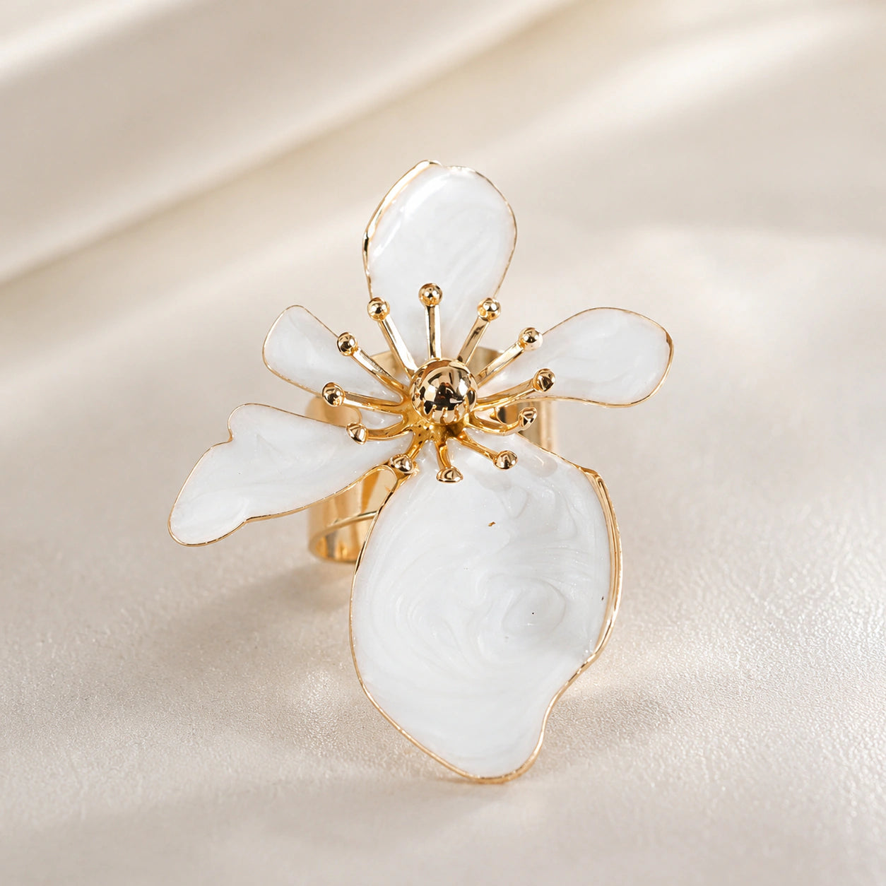 Pearl-white marbled petal statement ring